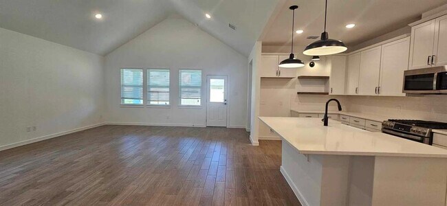 Building Photo - 8426 Tranquil Bay Ct