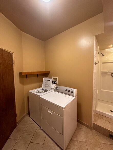 Laundry units - 507 Chestnut St