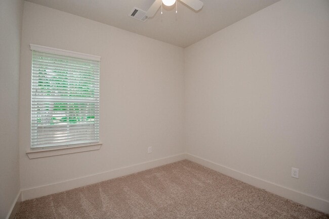 Building Photo - 6017 Cypress St