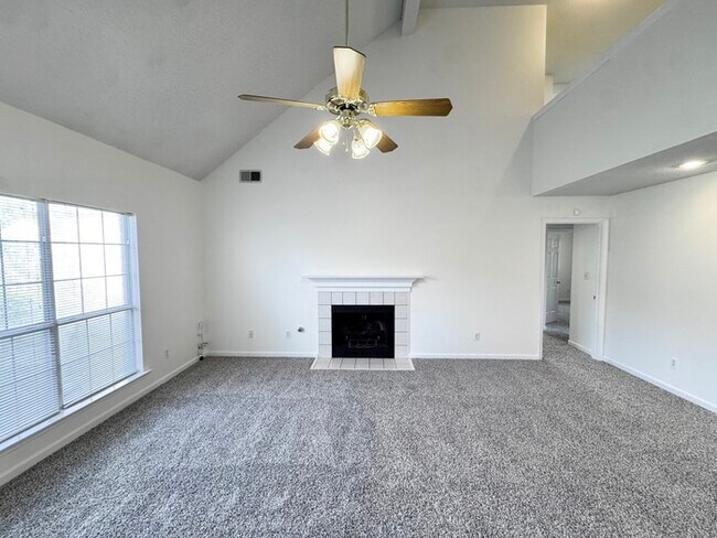 Building Photo - 11230 Cashmere Wood Dr