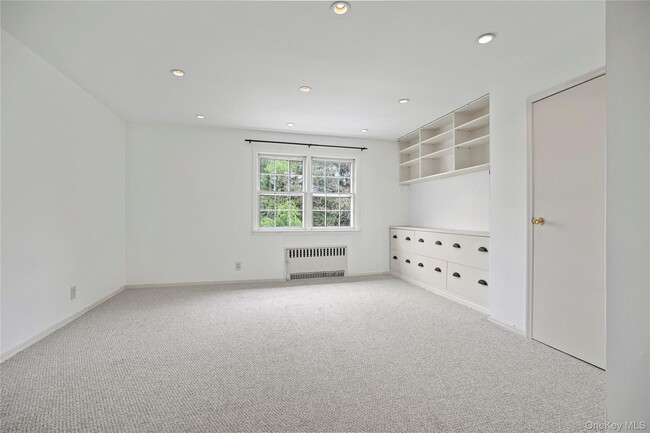 Building Photo - 6 Raven Way