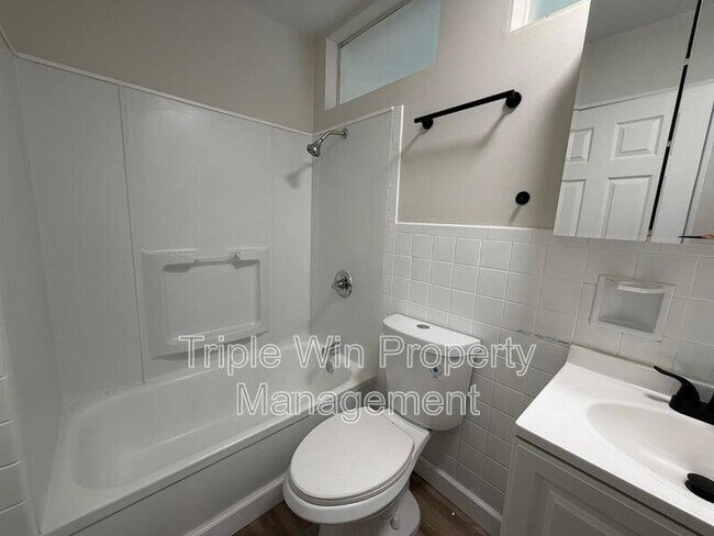 Building Photo - 2257 Luxmore Dr