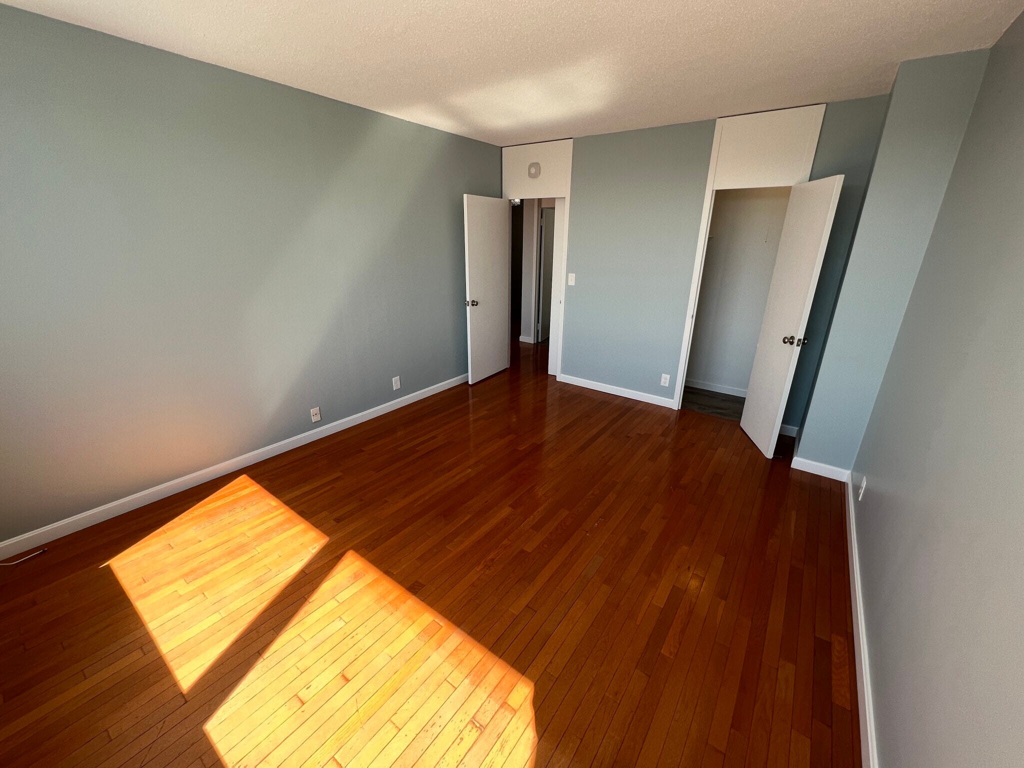 Building Photo - 85 E India Row