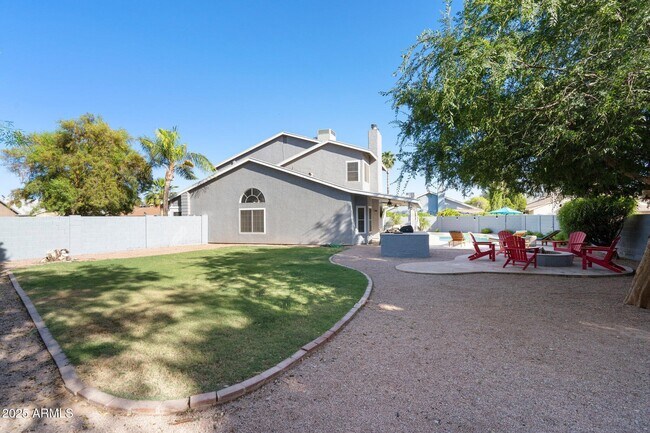 Building Photo - 2826 N Villas Ct