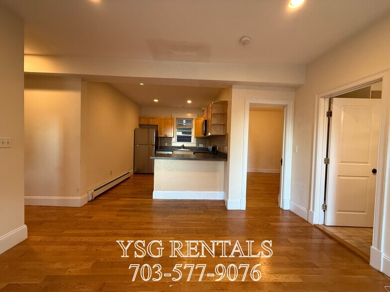 Building Photo - 34 Calumet St