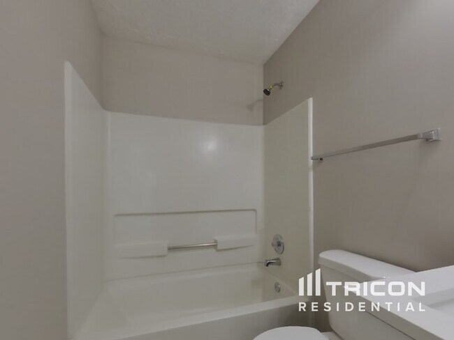 Building Photo - 6526 Revena Ct