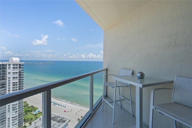Building Photo - 16699 Collins Ave