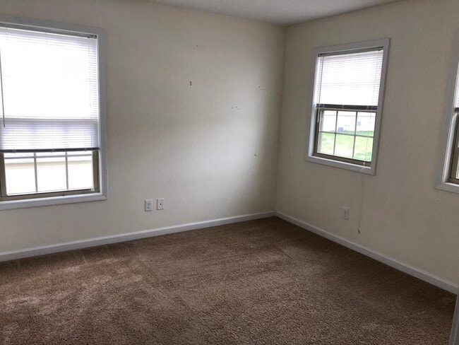 Building Photo - 337 Oxford Cir