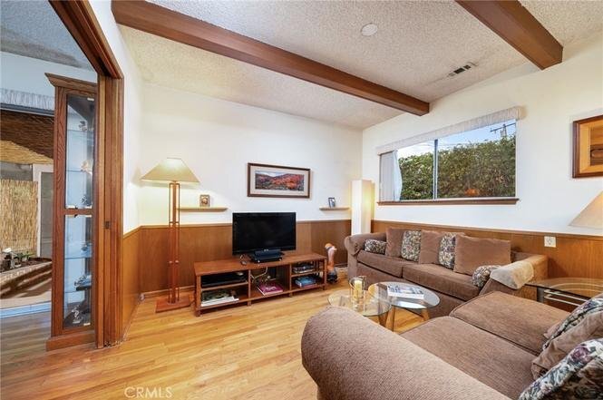 Building Photo - 549 California Dr