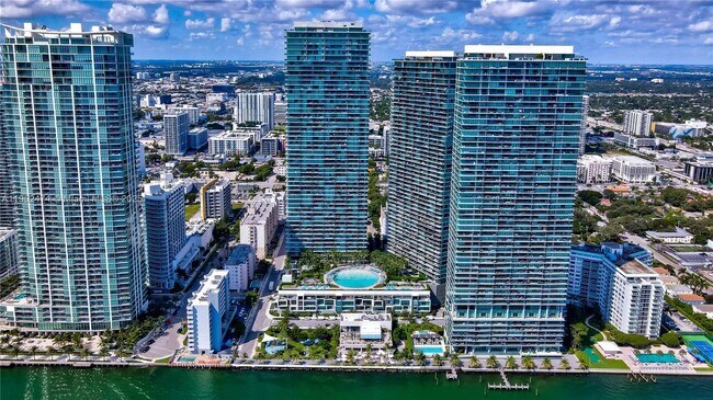 Building Photo - 480 NE 31st St