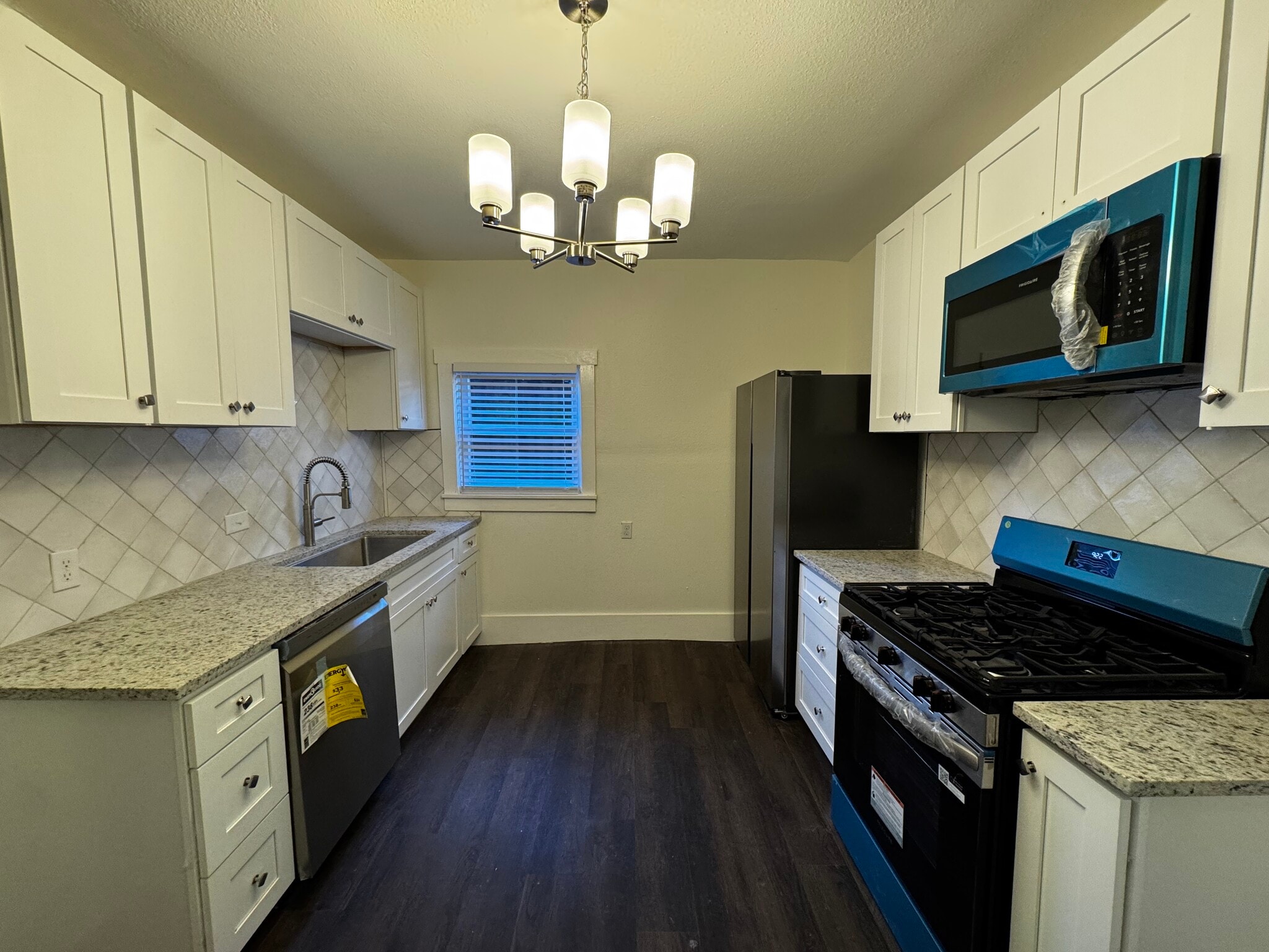 Building Photo - 111 N Winnetka Ave