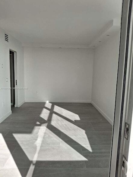 Building Photo - 2899 Collins Ave