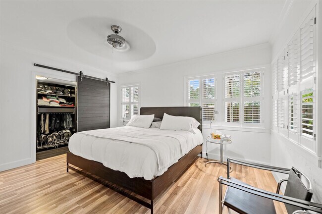 Building Photo - 1221 SW 18th St