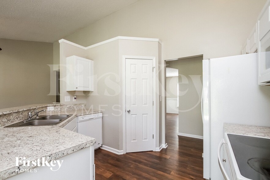 Building Photo - 115 Bosburg Dr