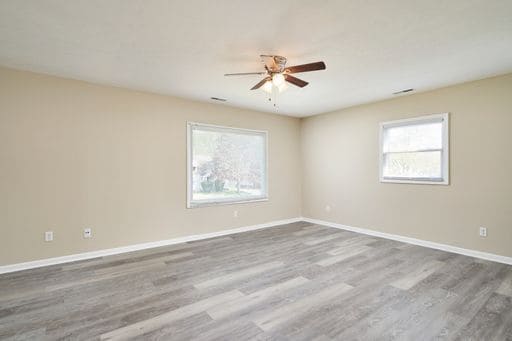 Building Photo - Totally renovated and new 5 Bedroom 2.5 Ba...