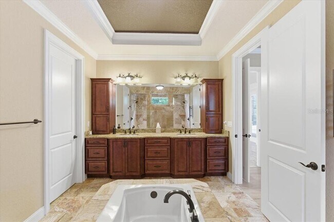 Building Photo - 7 Spanish Moss Ct