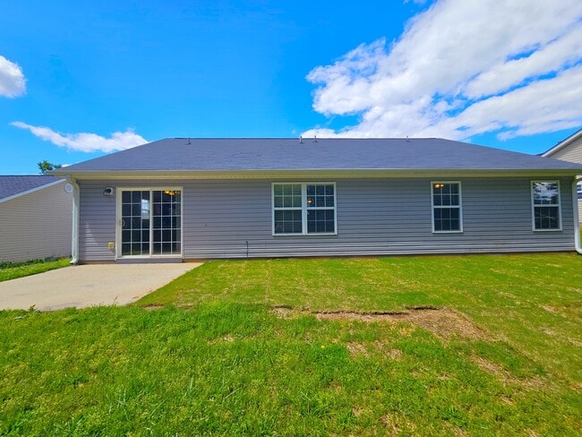 Building Photo - 35 Waukegan Way