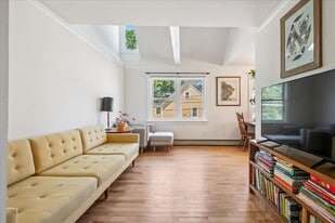 Building Photo - 72 Lakeview Ter