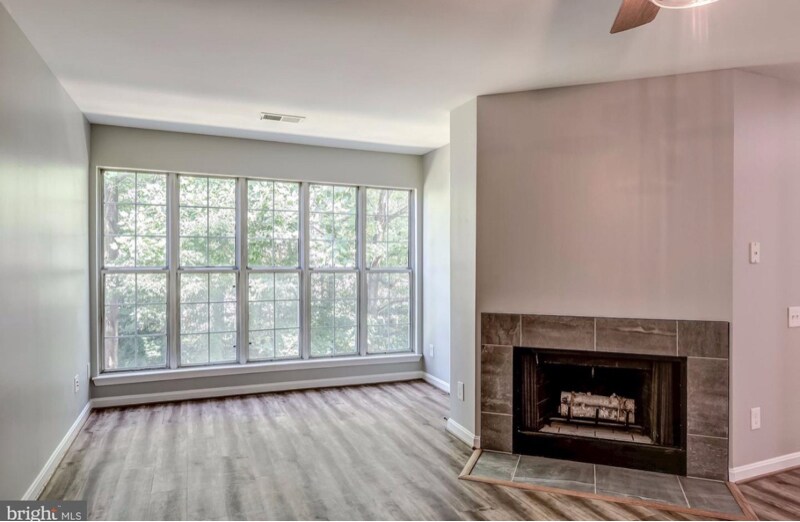 Building Photo - 12020 Golf Ridge Ct