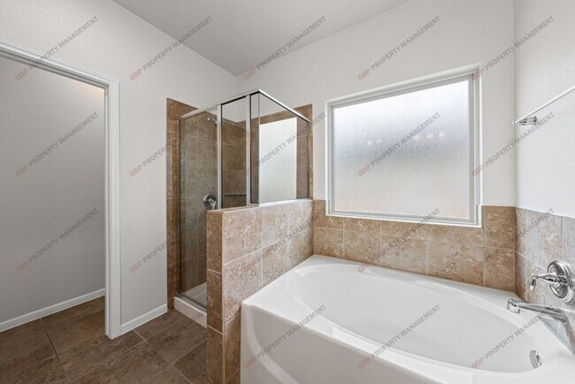 Building Photo - 418 Cross Dr.