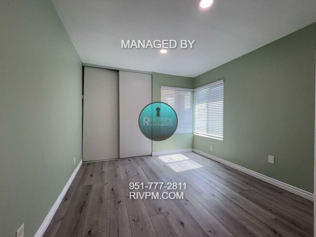 Building Photo - FOR RENT: BEAUTIFULLY RENOVATED 2 BEDROOM ...