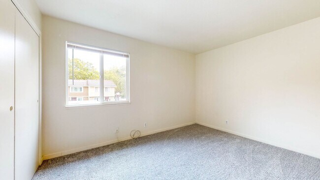 Building Photo - 562 Santa Alicia Dr