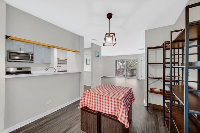 Building Photo - 124 Glengarry Dr