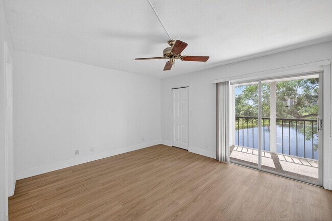 Building Photo - 14375 Strathmore Ln