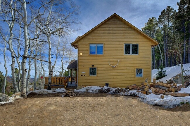 Building Photo - 508 Paiute Rd