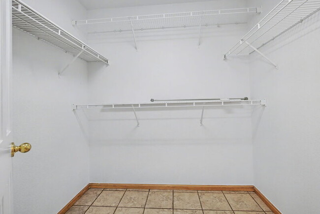 Building Photo - 4528 W 63rd Dr