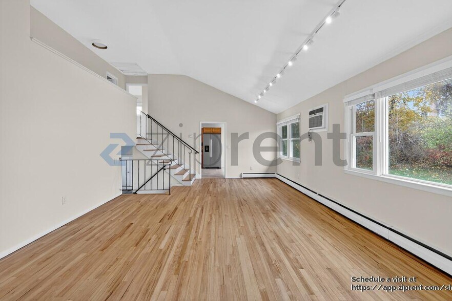 Building Photo - 68 Lyman Rd