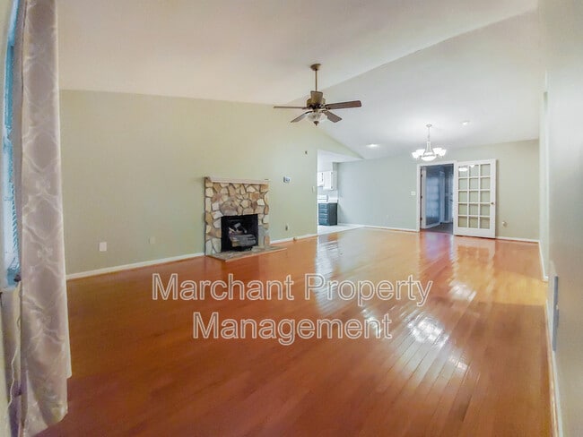 Building Photo - 106 Setters Ct