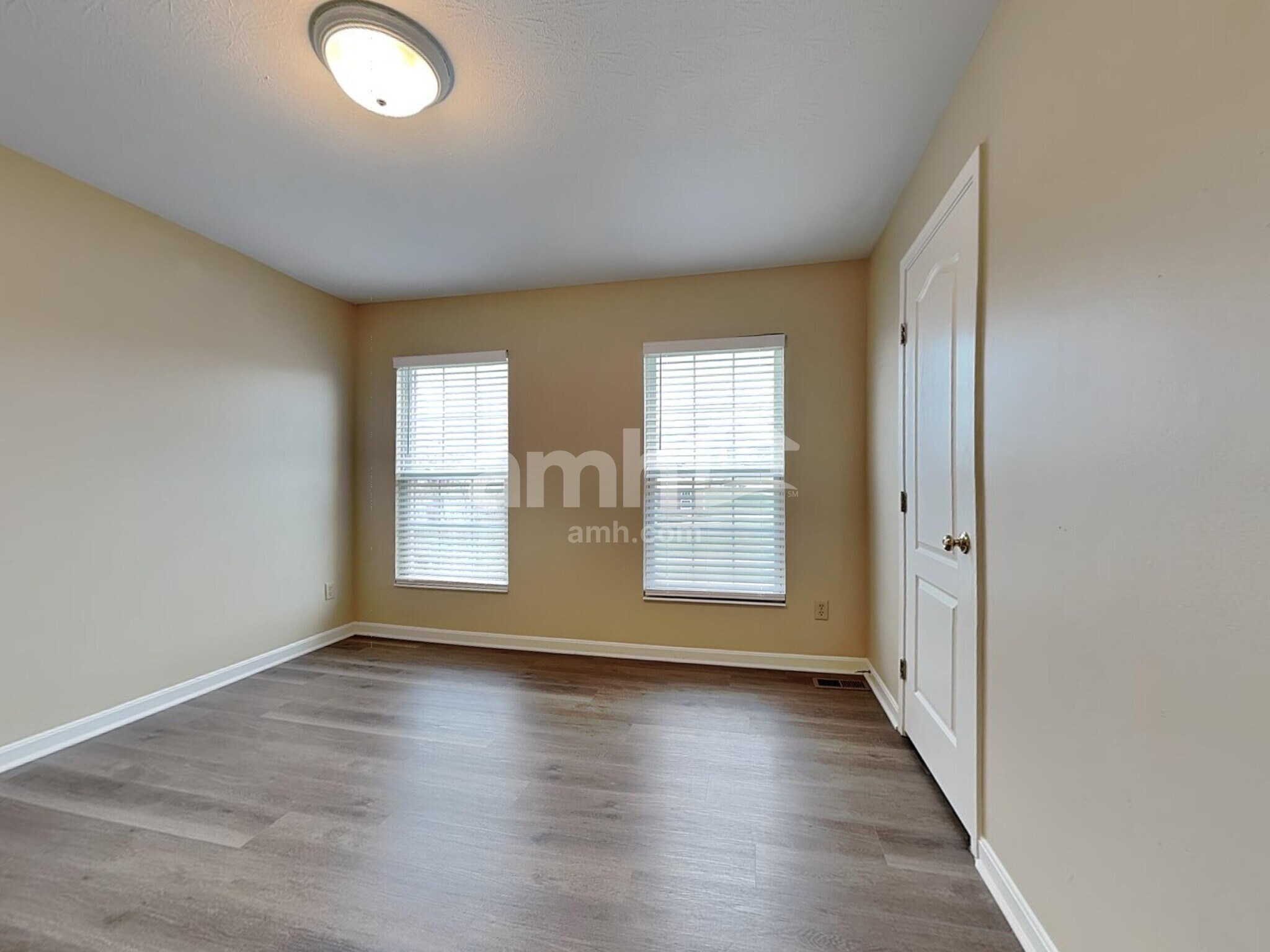 Building Photo - 6283 Zoellners Pl