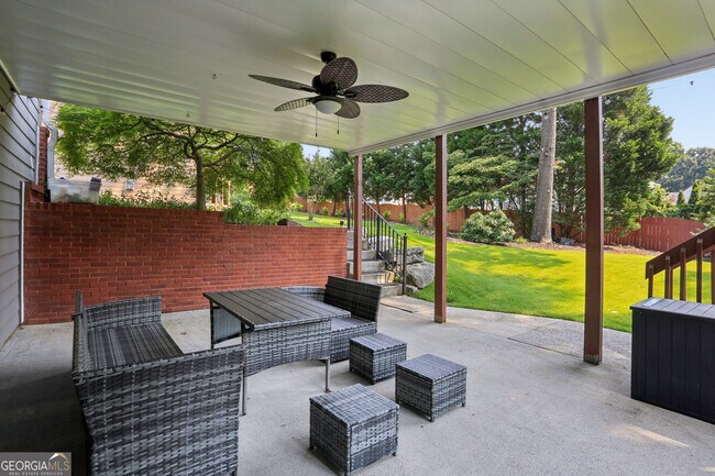 Building Photo - 2059 Sugar Springs Dr