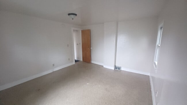 Primary Photo - Cozy 2 Bedroom House FOR RENT in Bridgeton...