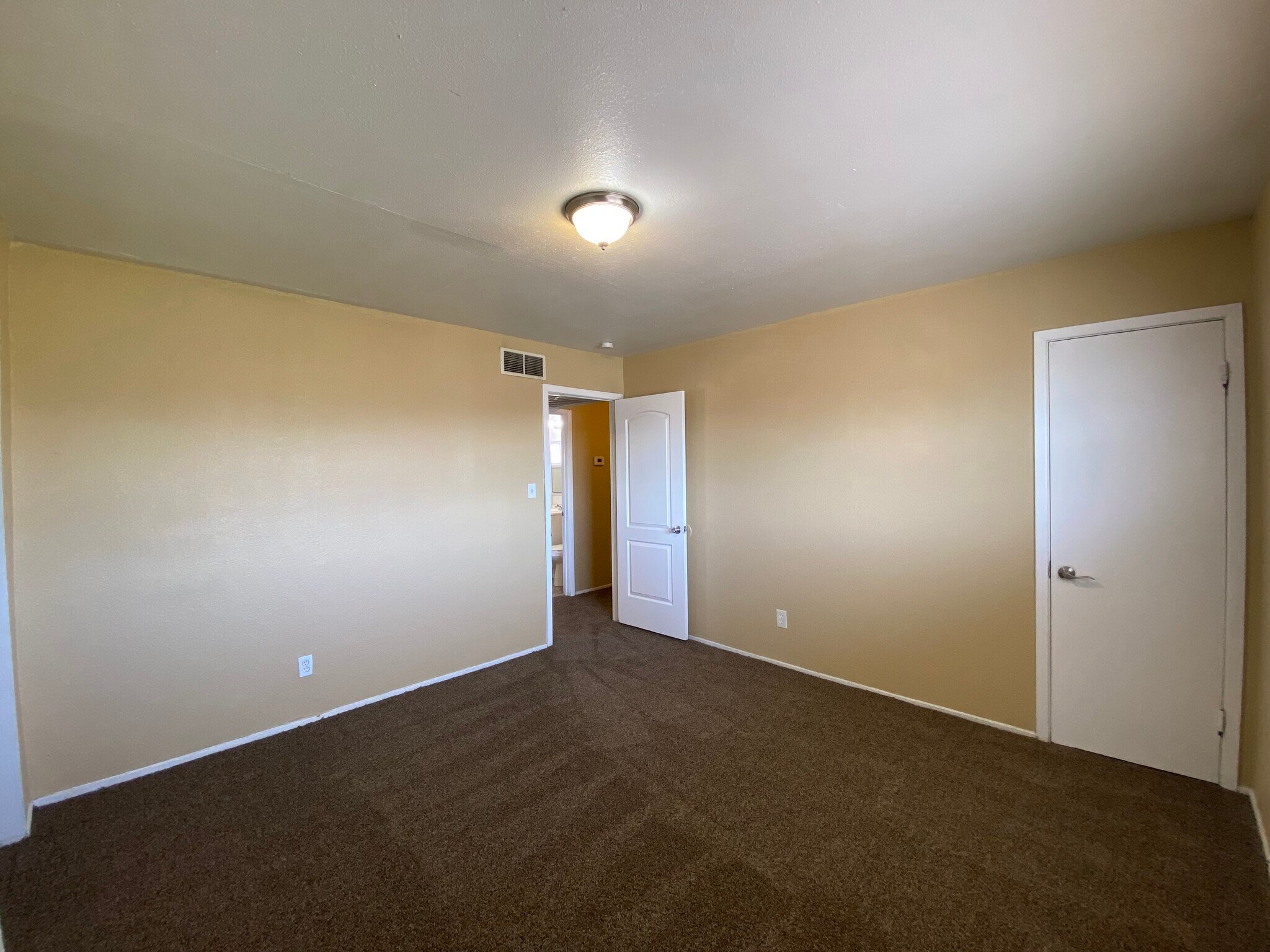 Building Photo - 2812 Marlin Ave