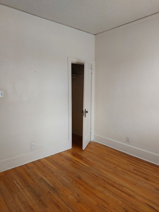 Building Photo - 715 16th St