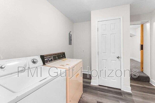 Building Photo - 620 Prichard Ave