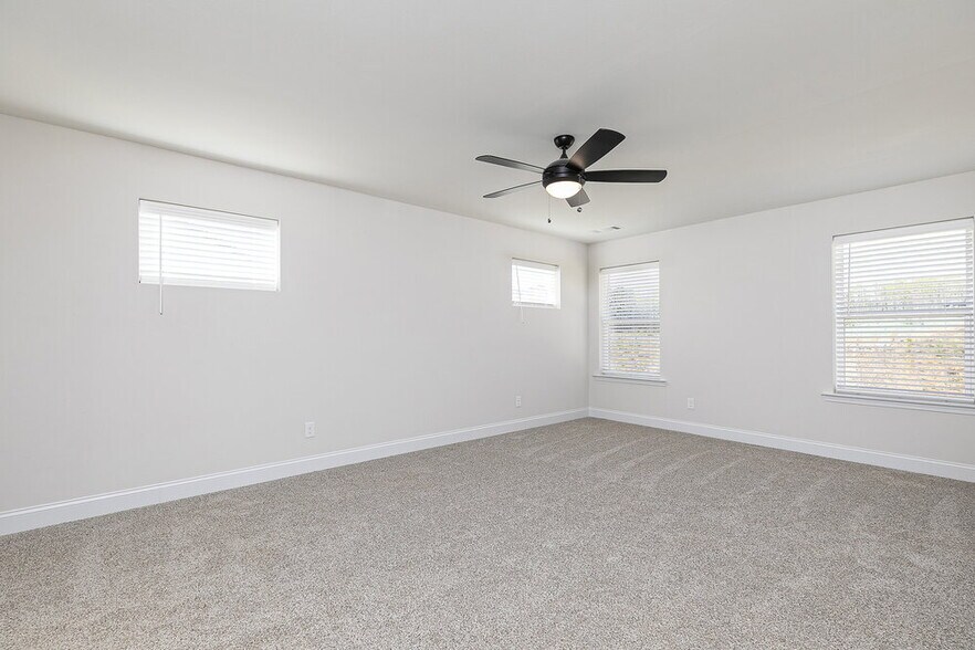 Building Photo - 10 Cantrell Dr