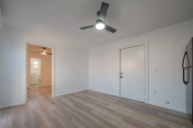 Building Photo - 3320 Hays St