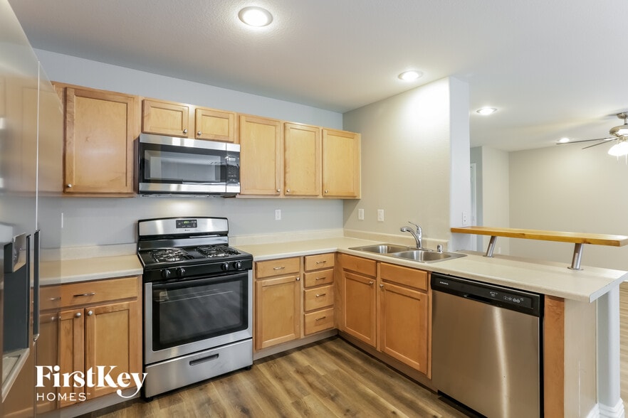 Building Photo - 7440 Margollini St