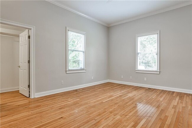Building Photo - 1428 Metropolitan Ave SE