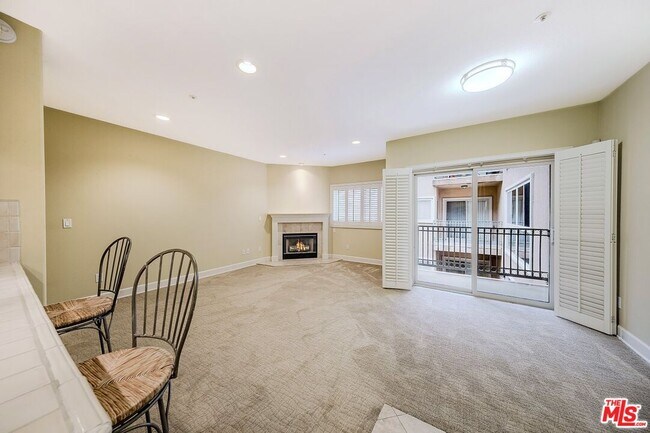 Building Photo - 937 12th St