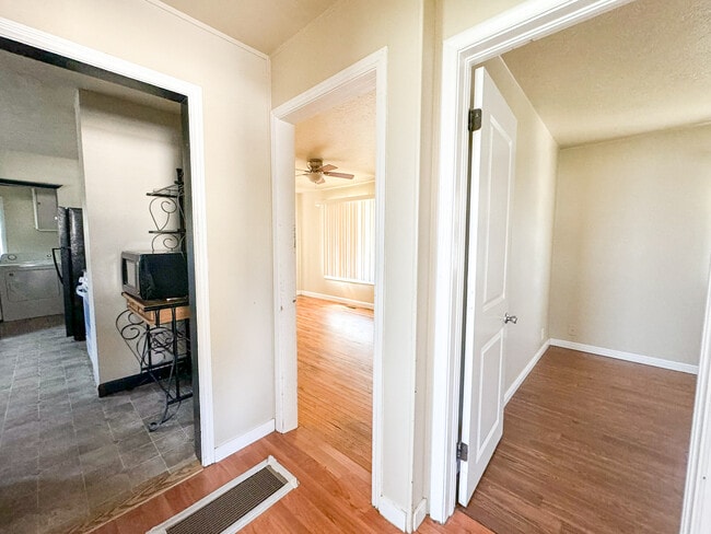 Building Photo - 1730 W Center St