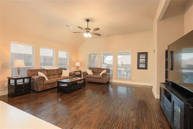 Building Photo - 713 Glendale Dr