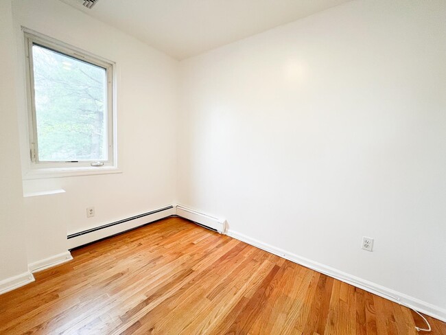 Building Photo - 673 Prospect Ave