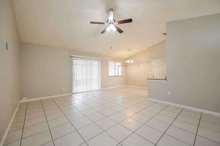 Building Photo - 8476 Coral Dr