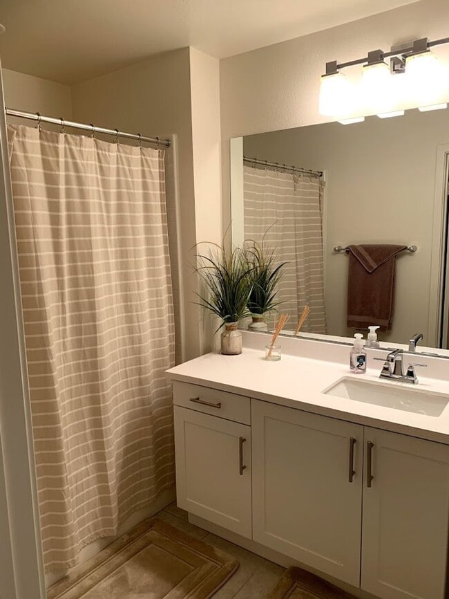 Building Photo - Rooms for Rent in Irvine's Great Park