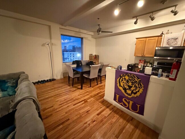 Building Photo - 1017 Jefferson St