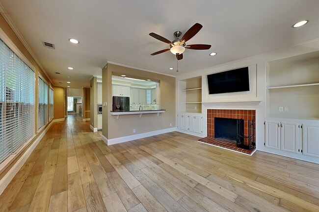 Building Photo - 3420 Binkley Ave